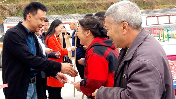 炬神電子赴良田鎮(zhèn)開展“愛心扶貧、攜手同行”活動