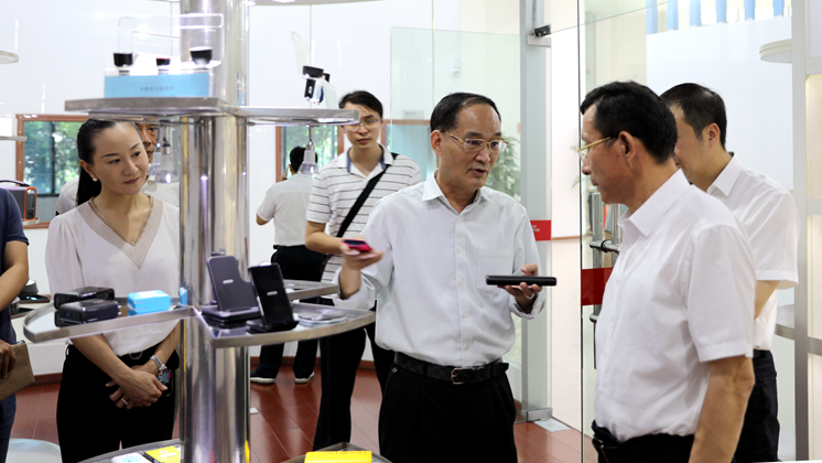 市委常委、市委統(tǒng)戰(zhàn)部部長歐陽鋒調(diào)研炬神電子