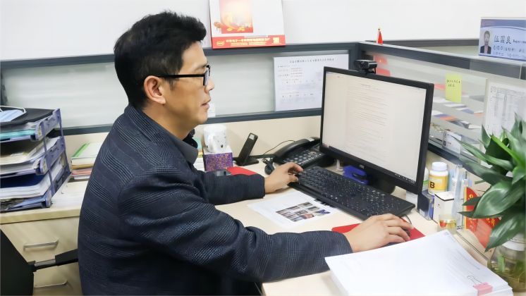 伍國良，“卷王”實(shí)錘了！