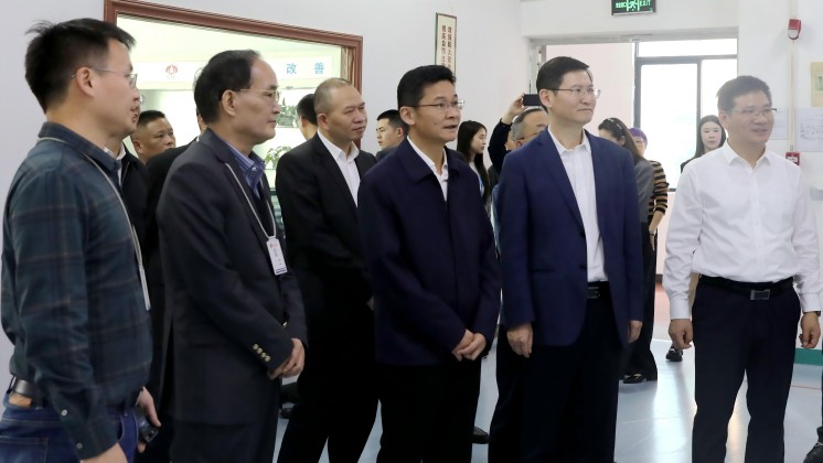 湖南省人民政府副省長(zhǎng)、黨組成員曹志強(qiáng) 蒞臨炬神電子調(diào)研